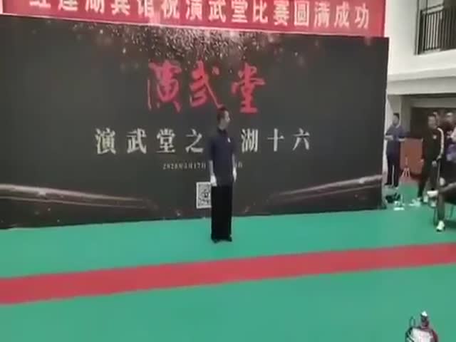Taijiquan Master Against Sanda Enthusiast