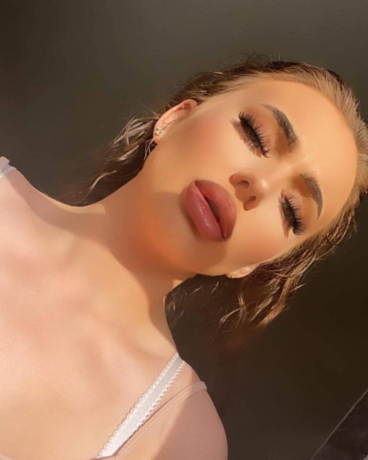 “Too Pretty For This Job”