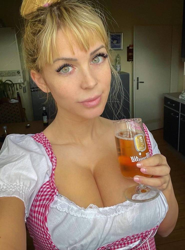 Those Boobs Are Popping!