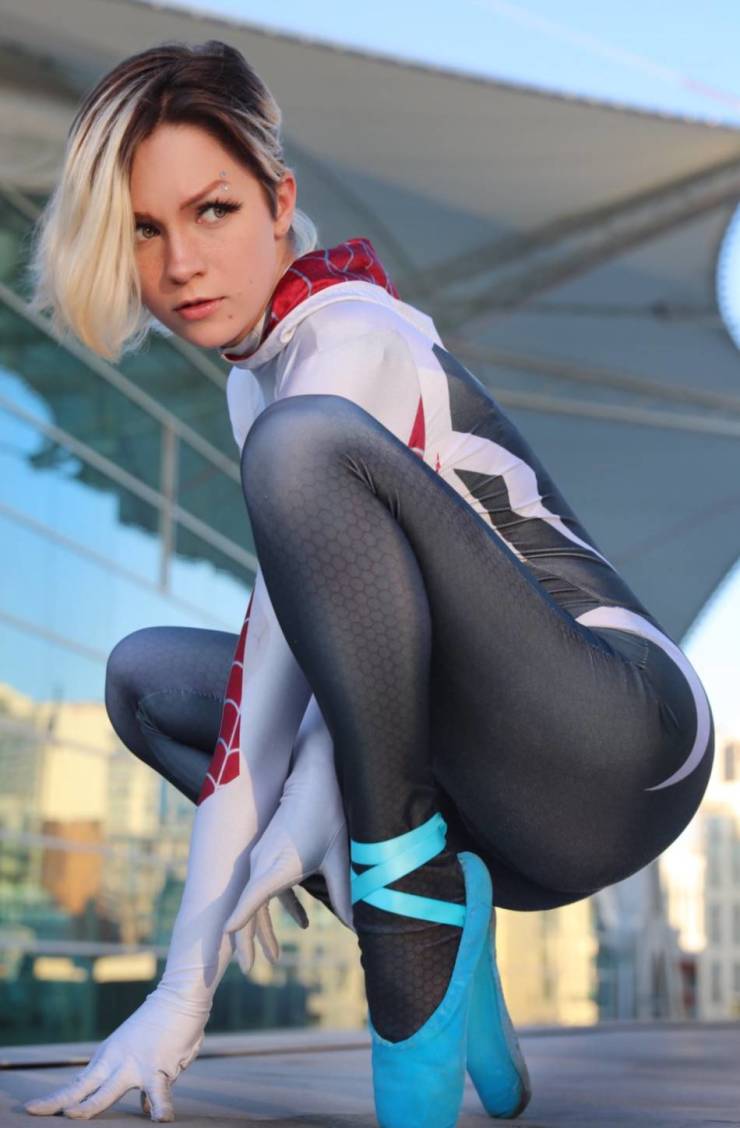 These Are Some Hot Spider-Girls!