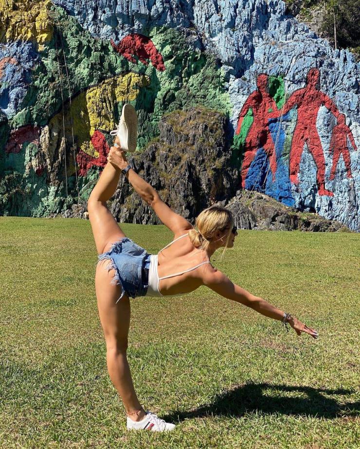 Fit Girls That Are Almost Too Hot to Handle