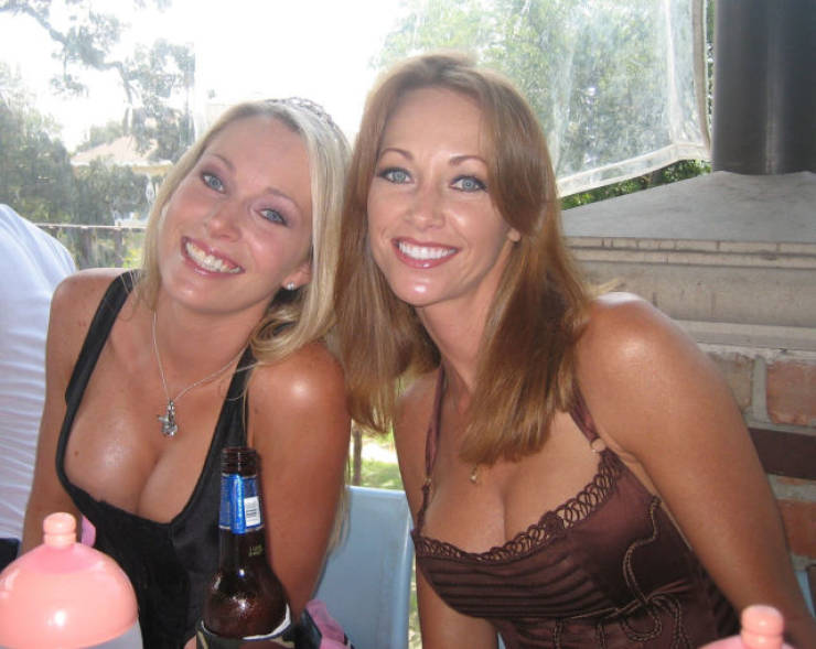 Boobs! Boobs For Everyone!