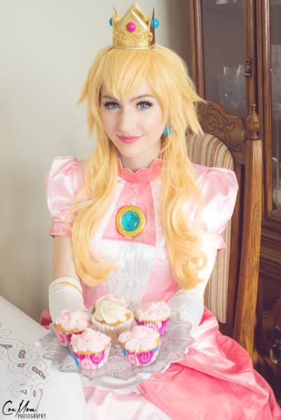 The Sexy Cosplay Girls of Every Nerds Fantasy