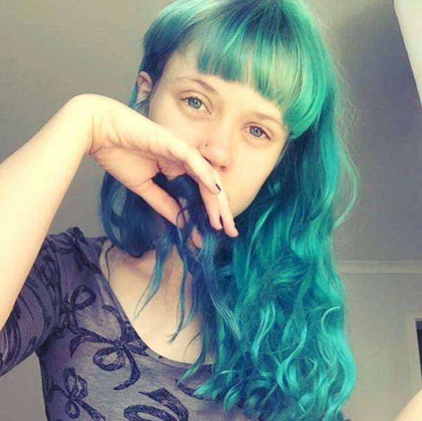 This Aussie Girl Earns Tons Of Money With Her Body Without Ever Having To Meet Anyone