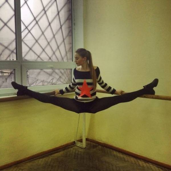 These Girls Flex In All The Right Places