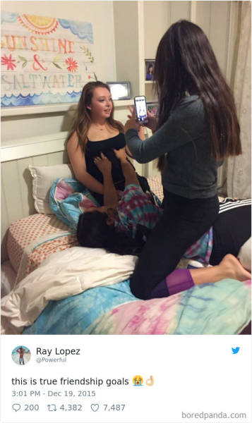 Women Are Always So Supportive Of Each Other!