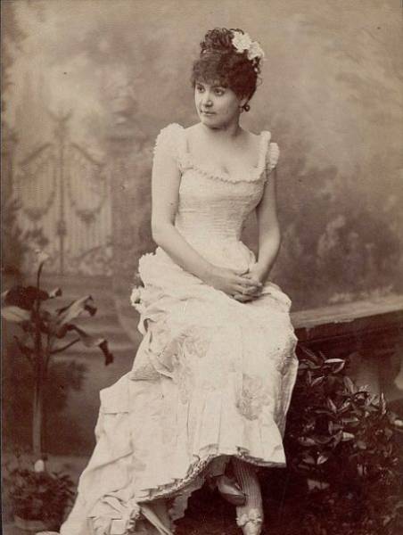 How French Prostitutes Looked Like In The 19th Century
