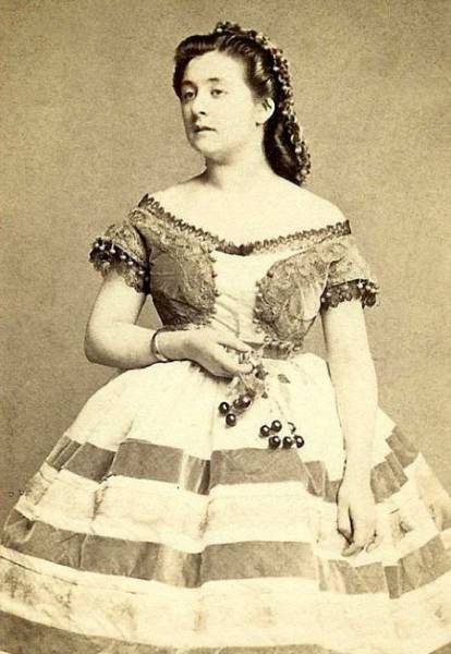 How French Prostitutes Looked Like In The 19th Century