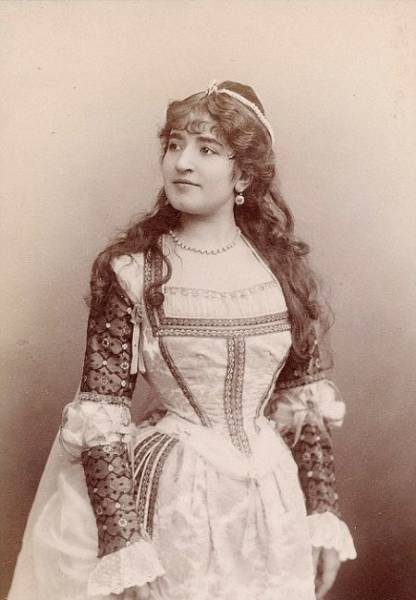 How French Prostitutes Looked Like In The 19th Century