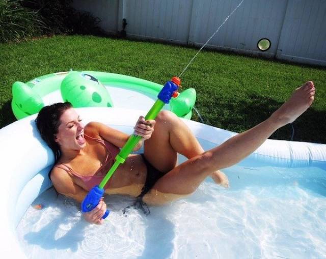 Why Are Goofy Girls So Great?!