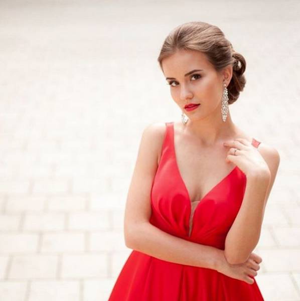 Russian Proms Are Mighty Hot, You Know