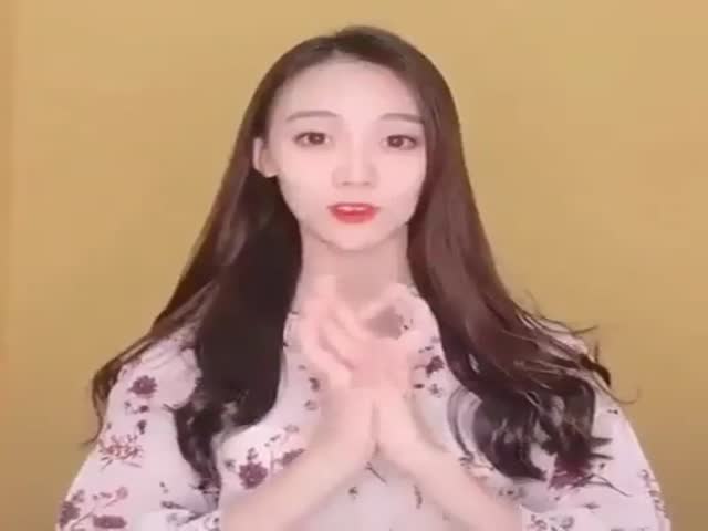 Her Fingers Are Living A Life Of Their Own