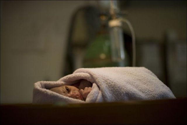 Giving birth in Haiti (15 pics)