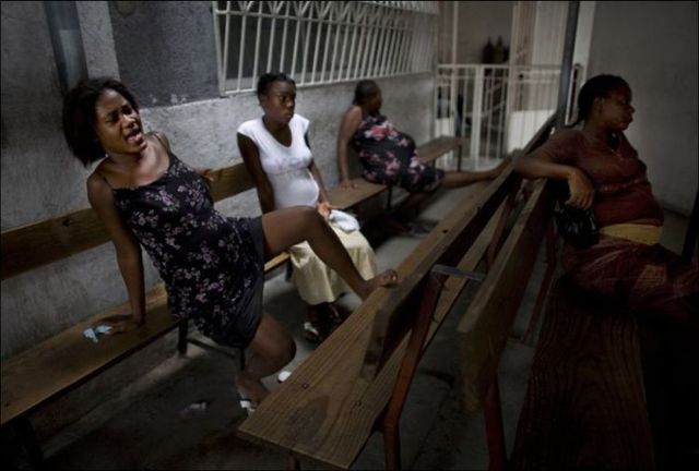 Giving birth in Haiti (15 pics)