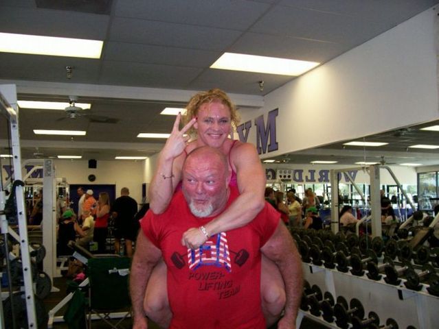 Blonde with green eyes (24 photos)