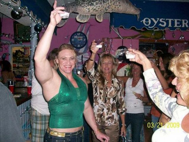 Blonde with green eyes (24 photos)