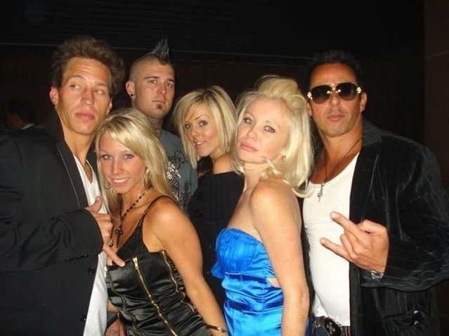 Do you like douchebags? (67 pics)