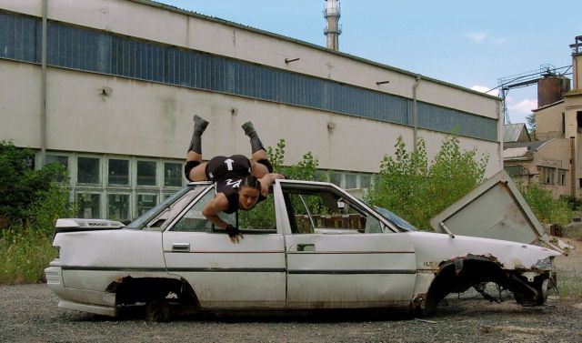 Action girl (30 pics)