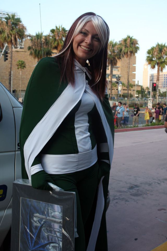 The girls at Comic-Con 2009 (42 pics)