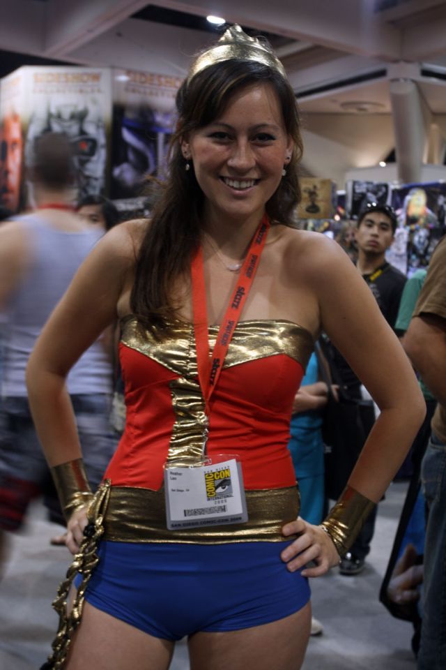 The girls at Comic-Con 2009 (42 pics)