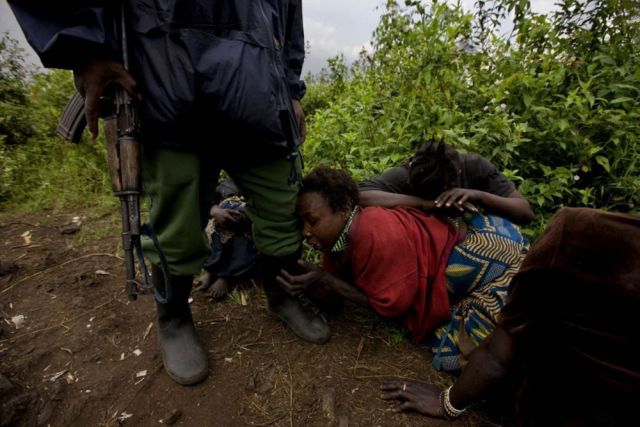 Life, death and money of mafia in the Congo (58 pics)