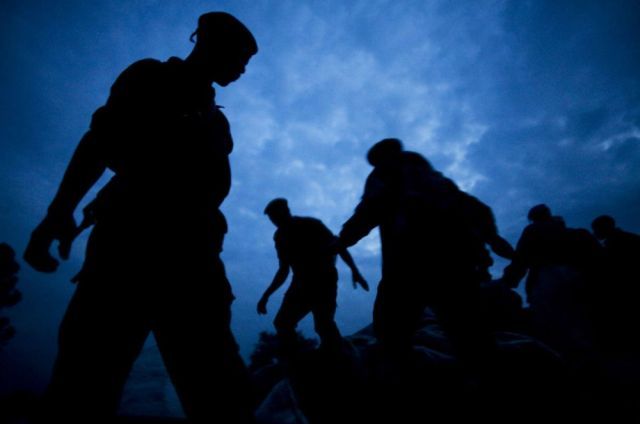 Life, death and money of mafia in the Congo (58 pics)