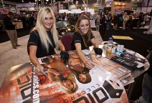 Girls from Las Vegas Consumer Electronic Show (42 pics)