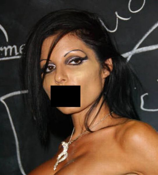 &ldquo;Monster&rdquo; Smile (16 pics)