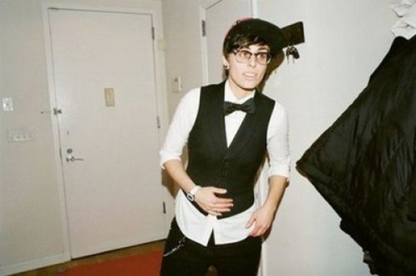 Is It Justin Bieber or a Lesbian Looking Like Him? (25 pics)