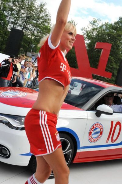 Babes at the 2010 W&ouml;rthersee GTI Festival (29 pics)