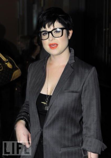 Hot Celebrities Wearing Glasses