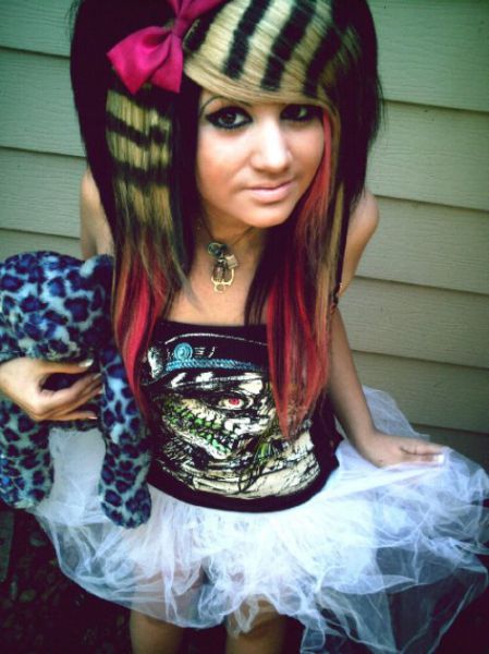 Scene and Emo Girls You Can’t Pass By