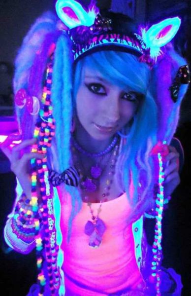 Scene and Emo Girls You Can’t Pass By