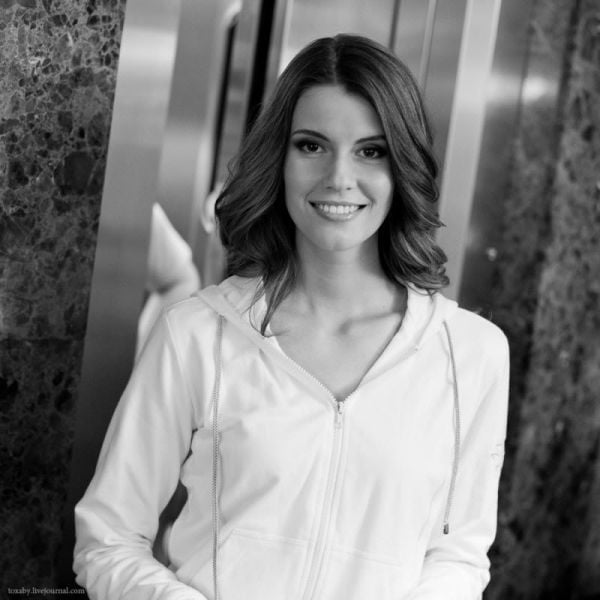 There Are Beautiful Girls Here: Part 3