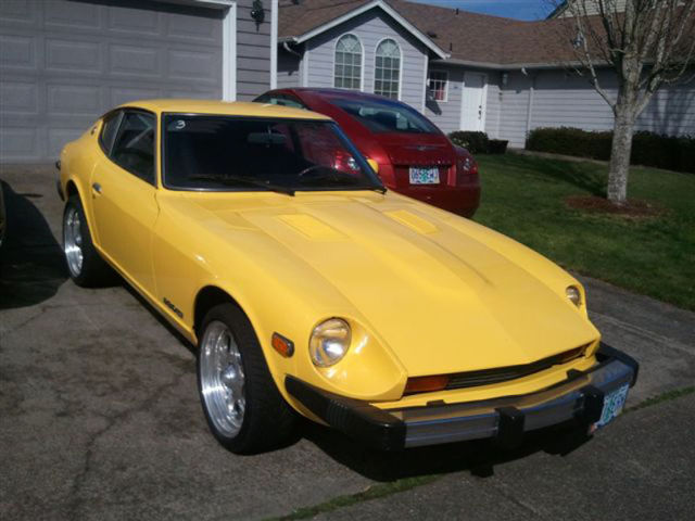 Pretty Girl Helps Her Dad to Sell a Car
