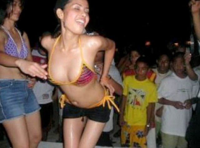 Men Just Can’t Help BUTT Stare