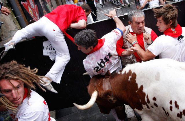 Spanish Bull Racing Ends in Injury