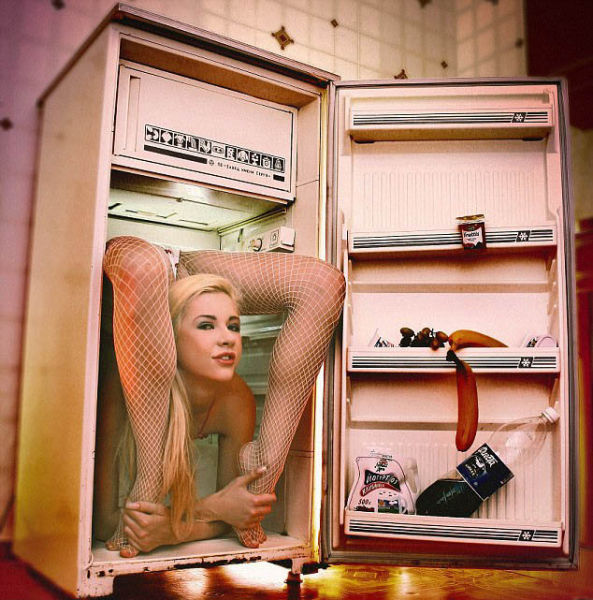 This Bendable Blonde Contortionist Is Sex on Legs