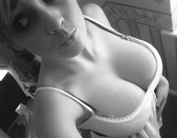 Good Cleavage Pictures