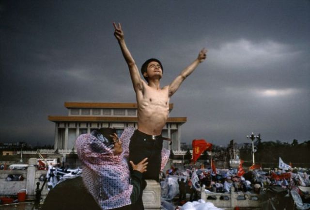 Hard-Hitting Photos That Capture Incredible Moments