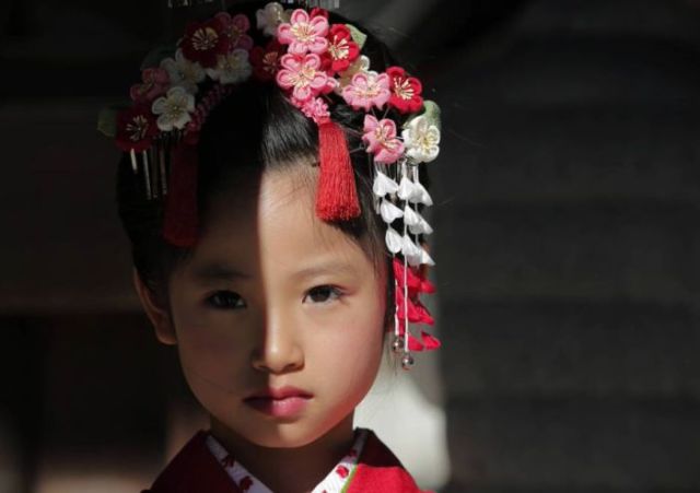 Hard-Hitting Photos That Capture Incredible Moments