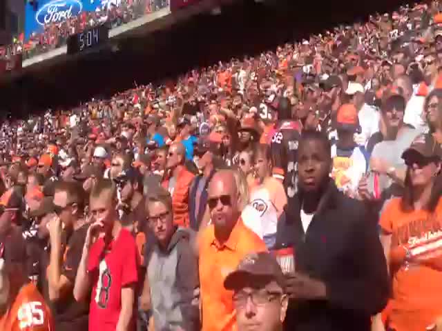 Celebrating a Touchdown on the Wrong Side of the Stadium (VIDEO)