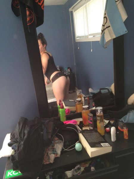 Hot Babes Who Live in a Mess