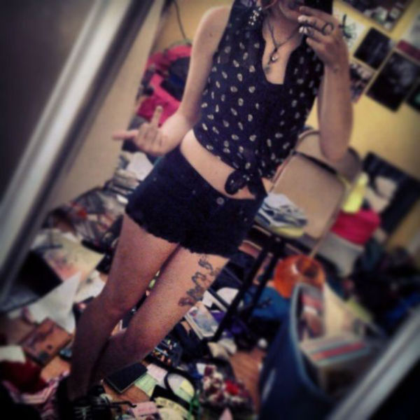 Hot Babes Who Live in a Mess