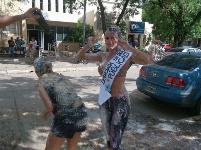 Graduating Is a Messy Business in Argentina