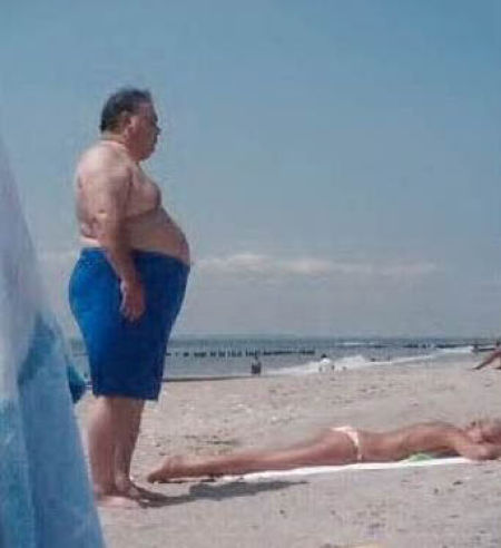 Weird Beachgoers That Will Totally Ruin Your Beach Day