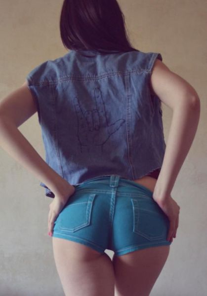 These Girls Rock Great Butts