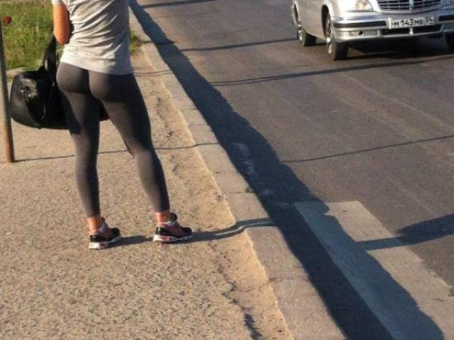 Sexy Girls Rocking Yoga Pants